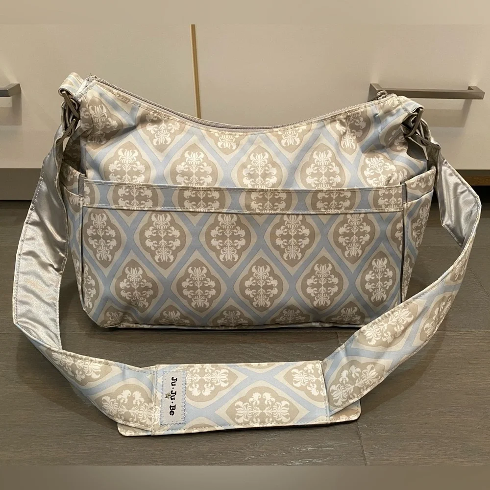 NWOT, Ju-Ju-Be HoboBe Bag in beautiful damask pattern!
